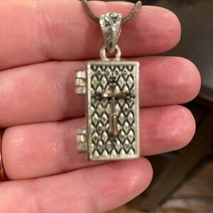 Prayer box pendant